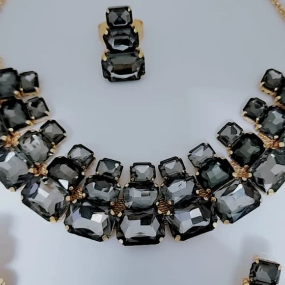 Grey Korean necklace set - Picture 7 of 7